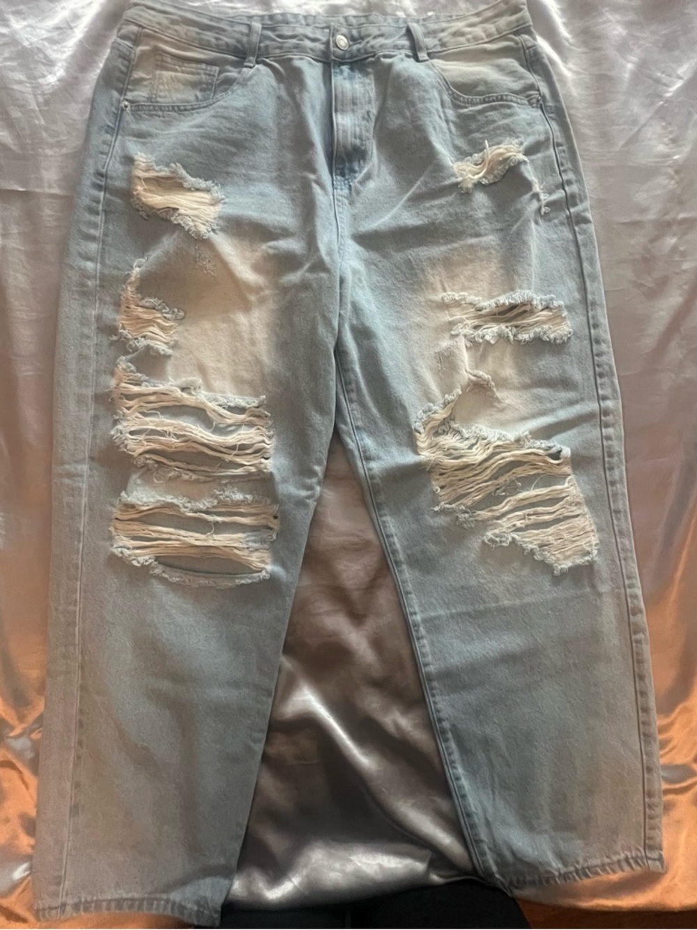 SHEIN Men’s Light Blue Distressed Ripped Jeans